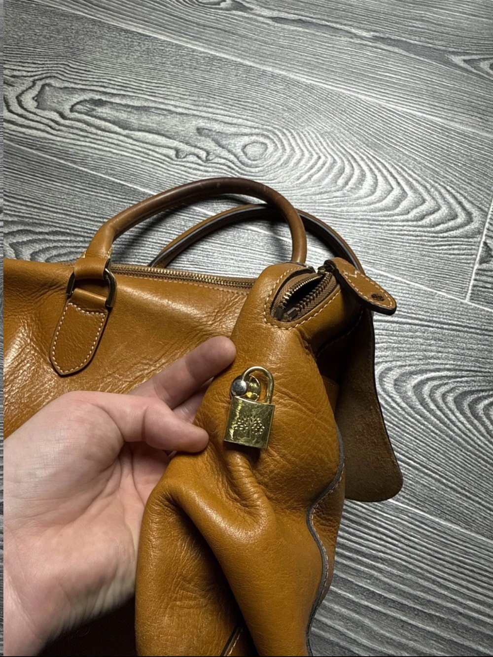 Mulberry Caramel Brown Leather Satchel with Turn-Lock - Picture 7 of 14